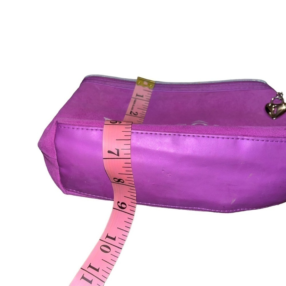 Lancome Paris 80th Anniversary
Limited Edition Cosmetic Bag - Picture 7 of 9
